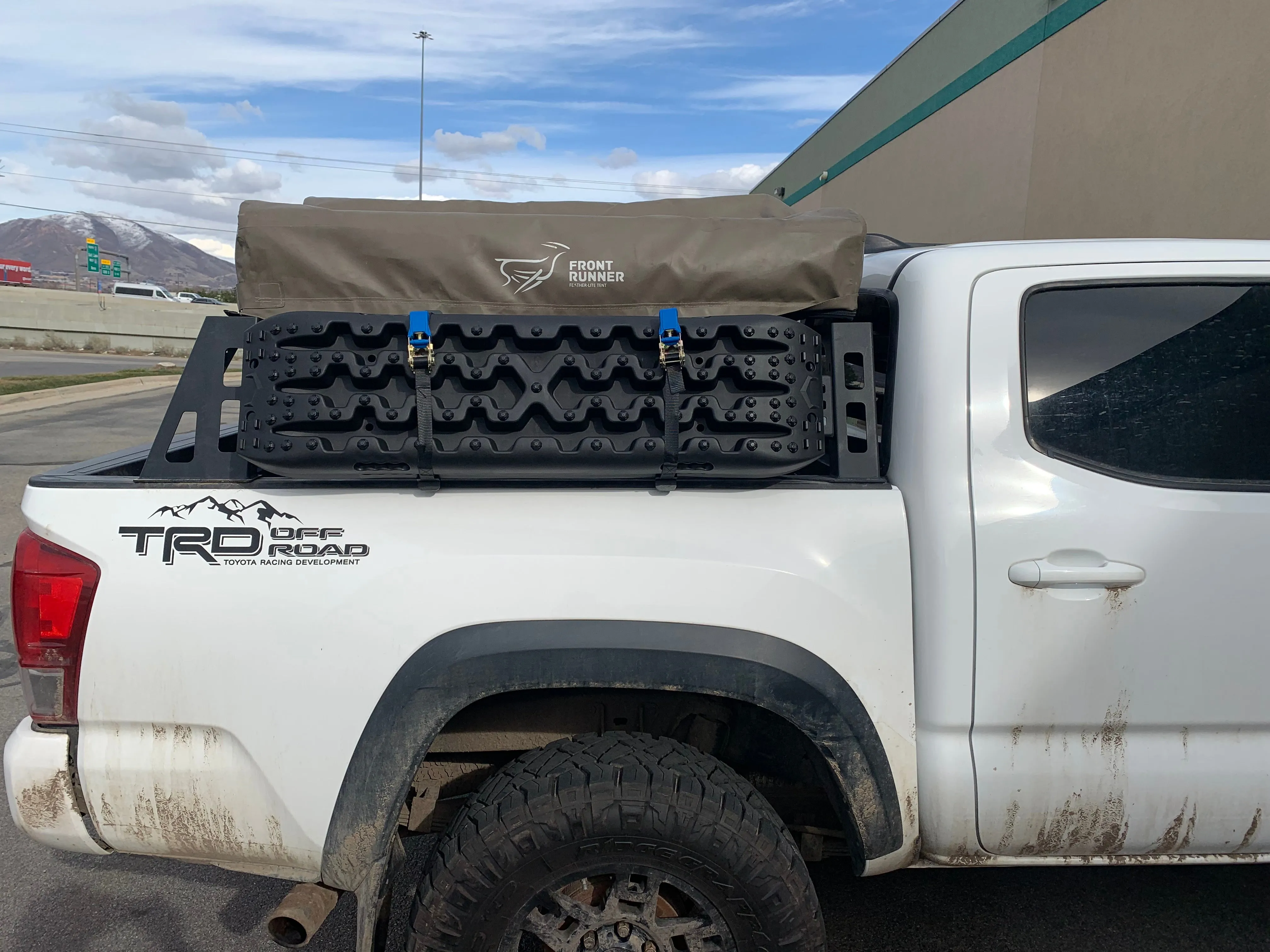 K9 Universal Recovery Tracks Holder